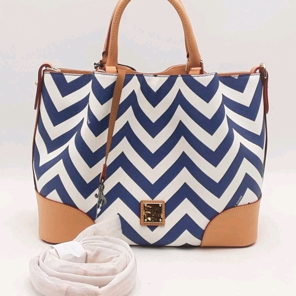 NWT CHEVRON BRENNA Dooney & Bourke Blue and Tan Chevron Tote - Picture 10 of 11